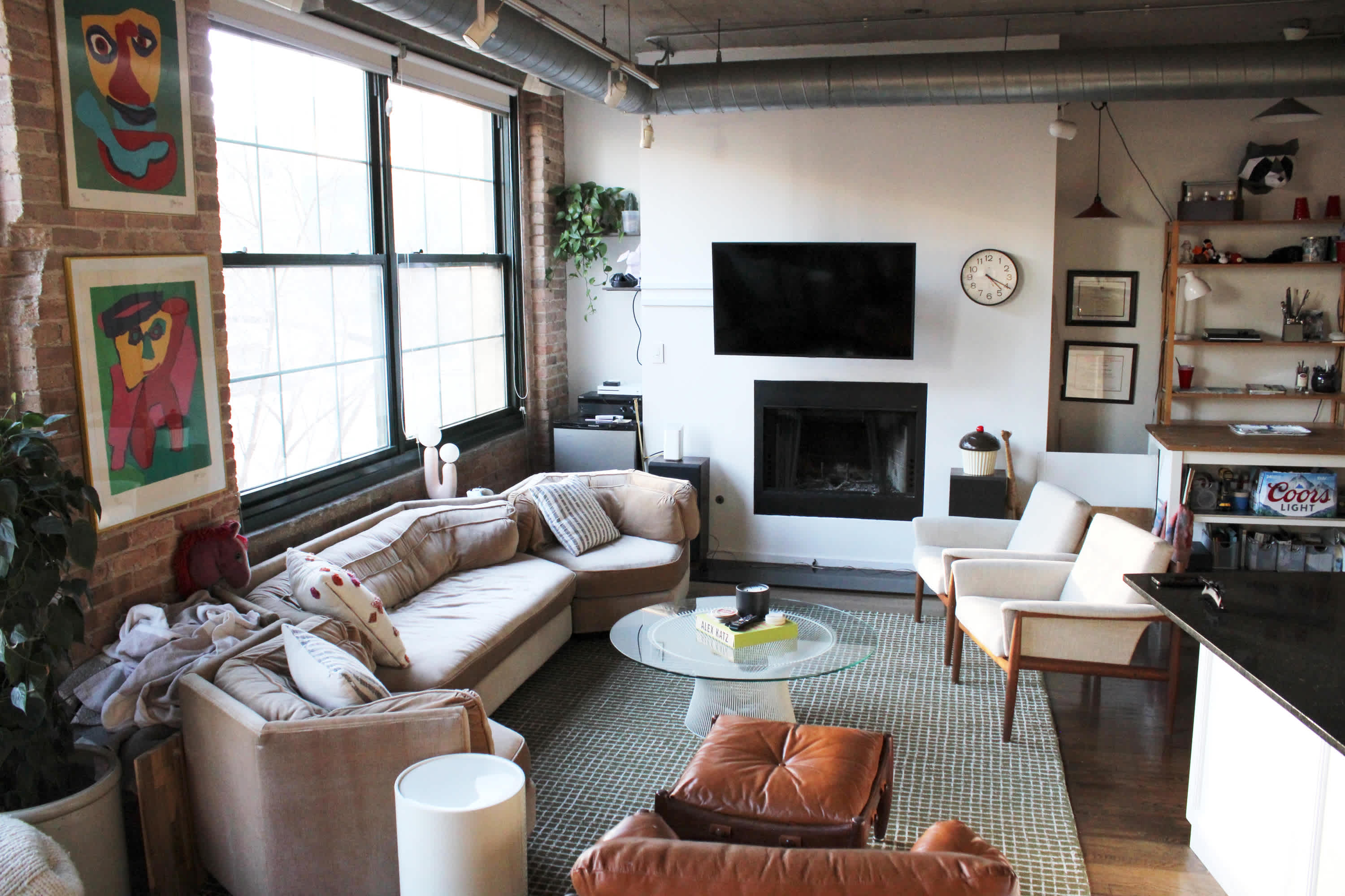 Tour a Chicago Rental With Original Vintage MCM Furniture